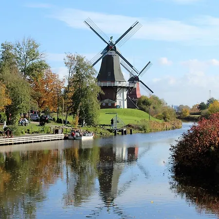 Grachtenhimmel In Greetsiel Krummhoern