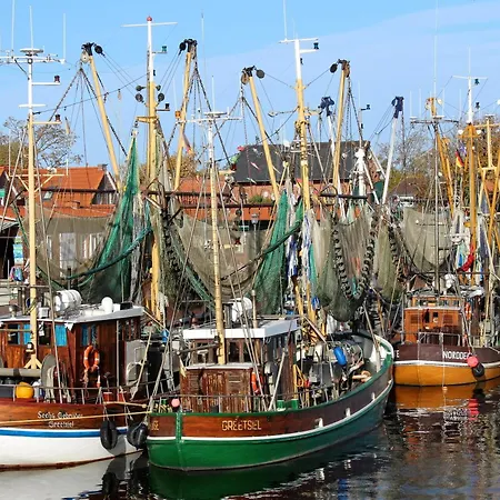 Grachtenhimmel In Greetsiel * Krummhoern